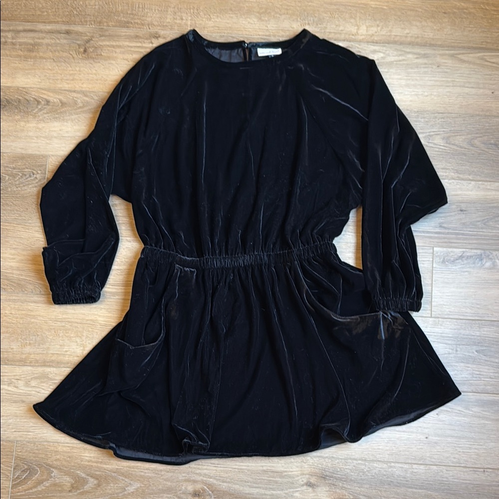 Black Velvet Long Sleeve Dress size M
